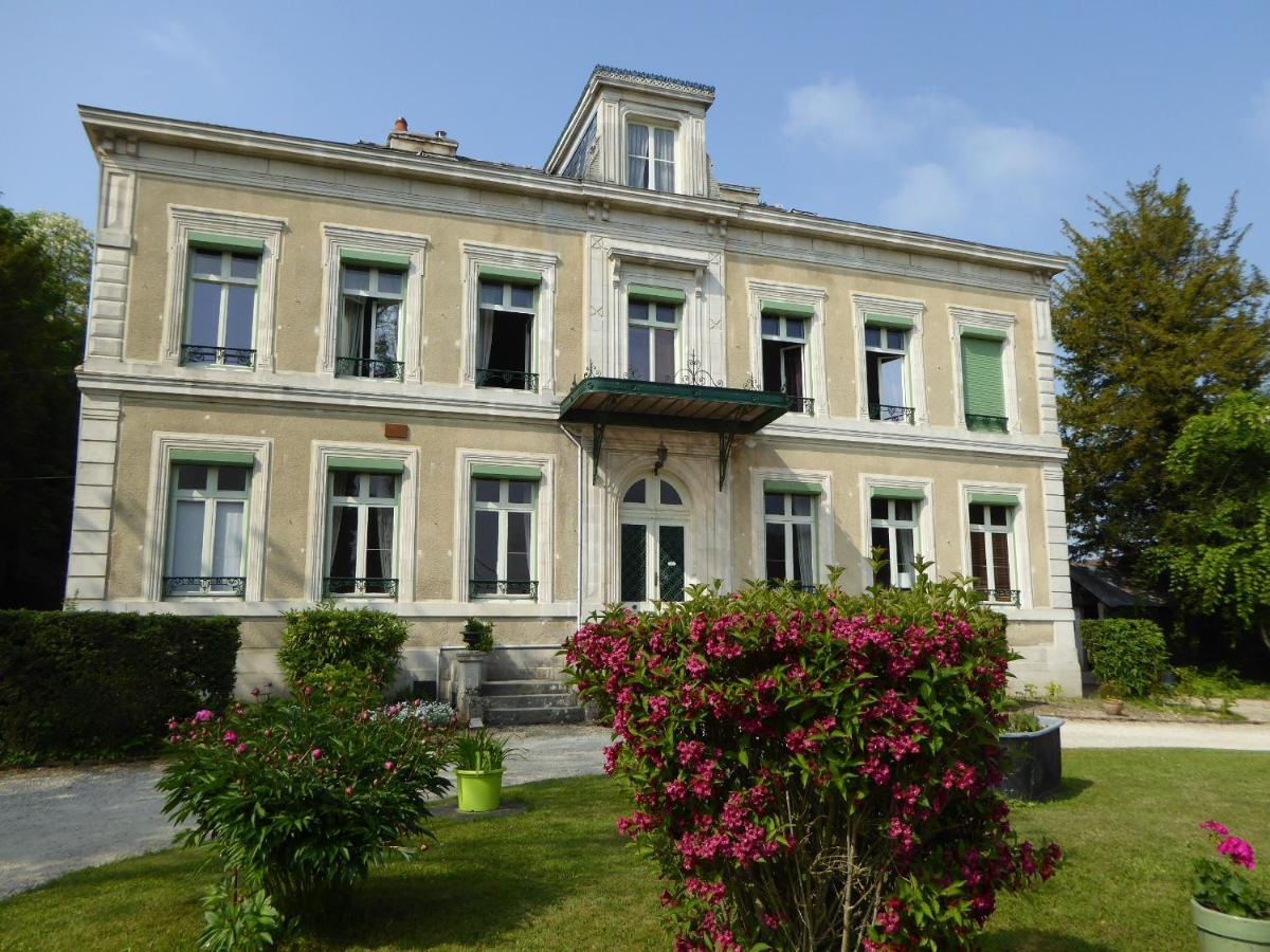 Chateau De Pougy 外观 照片