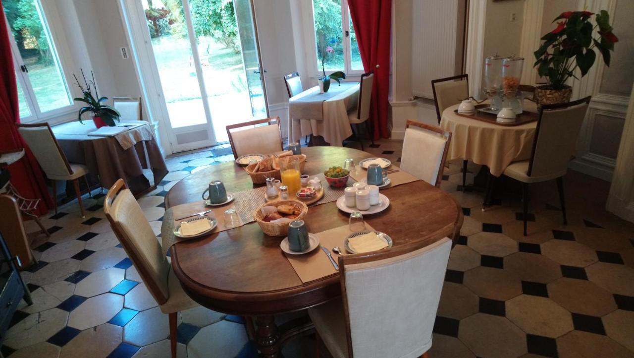 Chateau De Pougy 外观 照片